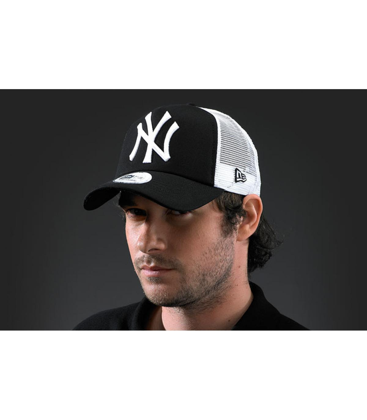 Clean trucker NY zwart New Era